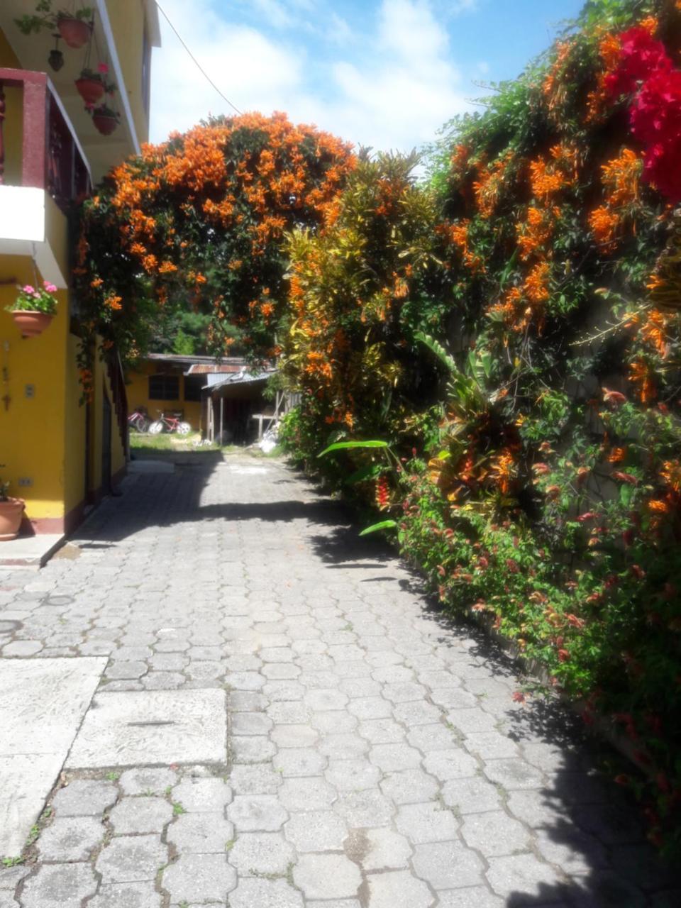 Hotel Sueno Real Panajachel Exterior foto
